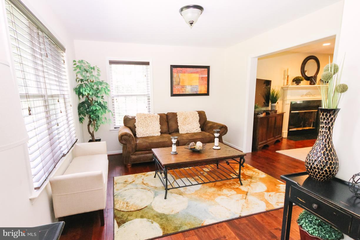 2585 Ebbvale Road Manchester, MD 21102 - Photo 3 of 25 Living Room