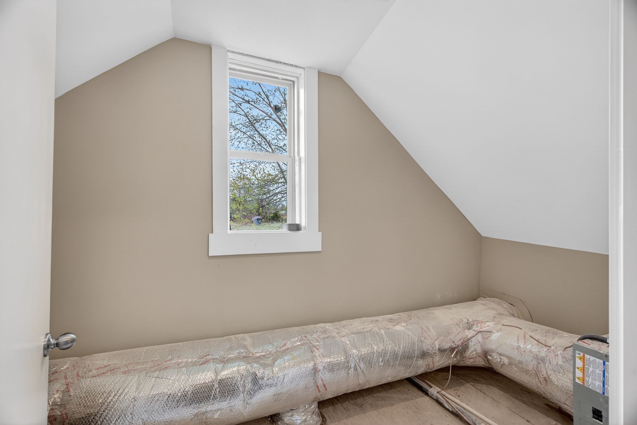 946 Clearview Road Cottontown, TN 37048 - Photo 18 of 33 a room with a bed and a window