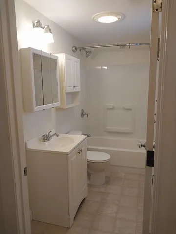 $2,200 | 49 Salem Street, Unit 1, Haverhill, MA 01835