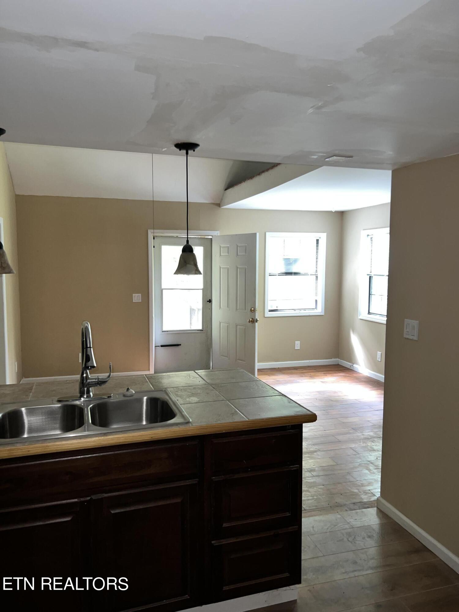 616 Slate Creek Road New Tazewell, TN 37825 - Photo 8 of 13 IMG_2868
