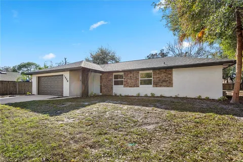 a front view of house with yard