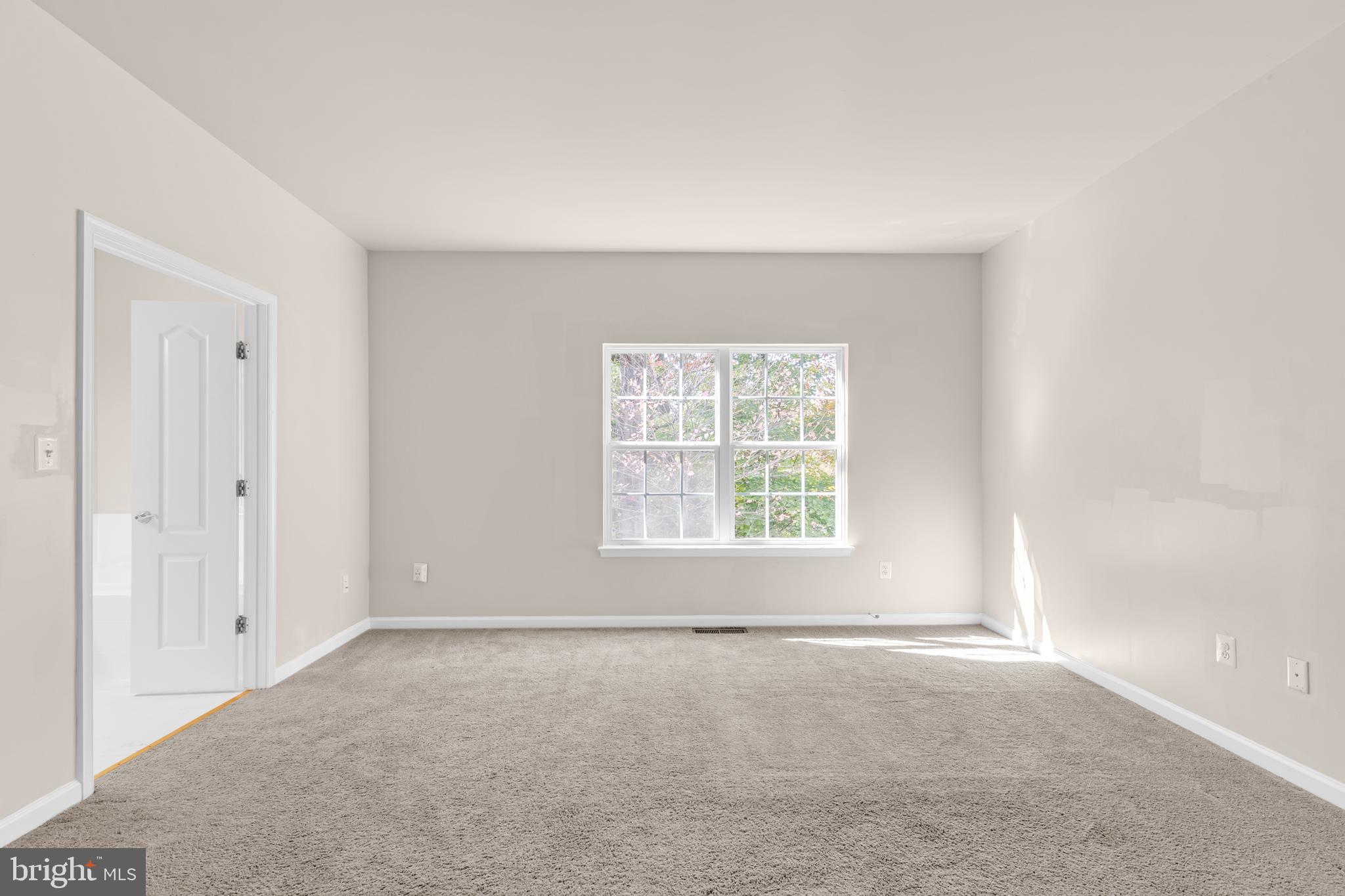 626 Tailgate Terrace Landover, MD 20785 - Photo 18 of 36 an empty room with a window