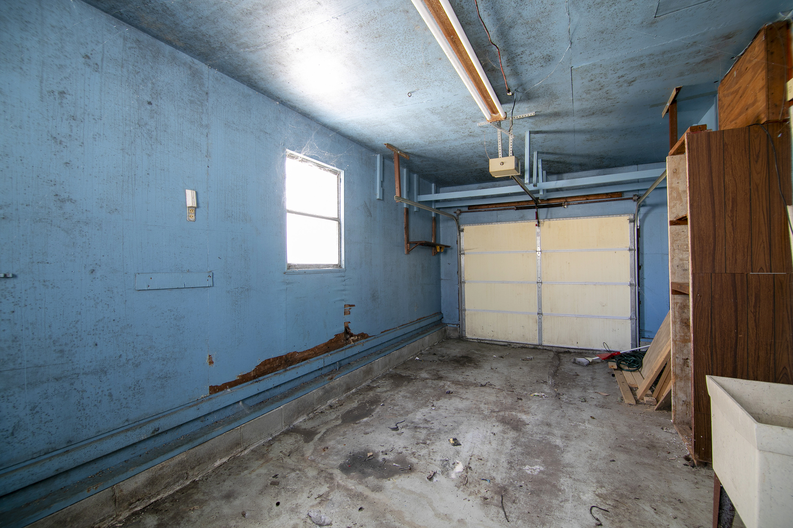 1869 Summit Avenue Kankakee, IL 60901 - Photo 12 of 13 a view of a garage