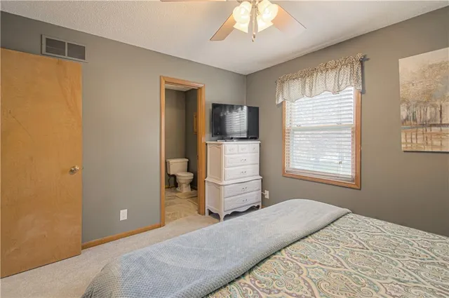 $295,000 | 8718 Golden Lane, De Soto, KS 66018