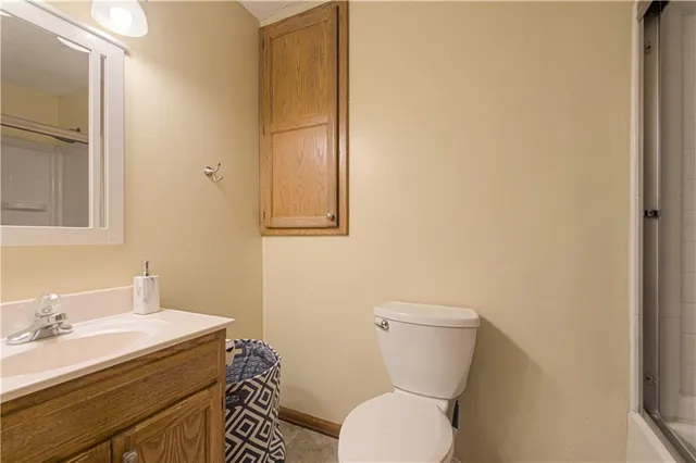 $295,000 | 8718 Golden Lane, De Soto, KS 66018