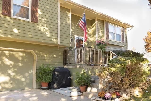 $295,000 | 8718 Golden Lane, De Soto, KS 66018