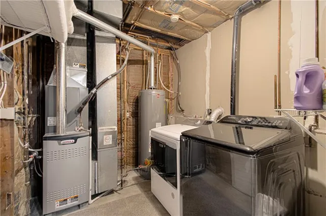 $295,000 | 8718 Golden Lane, De Soto, KS 66018