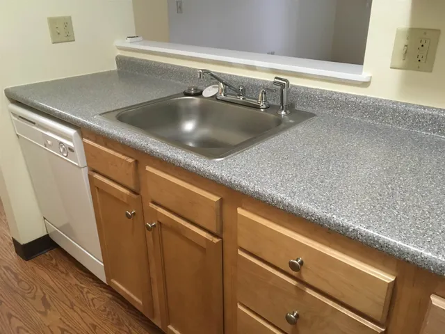 $1,899 | 99 Eastern Avenue, Unit 301, Manchester, NH 03104