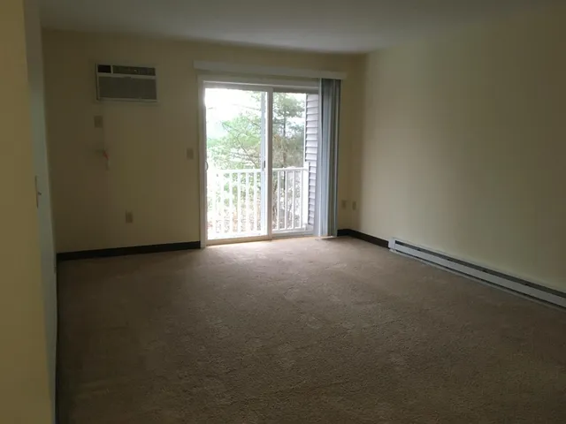 $1,899 | 99 Eastern Avenue, Unit 301, Manchester, NH 03104