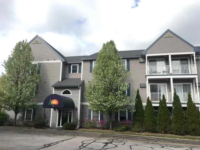 $1,899 | 99 Eastern Avenue, Unit 301, Manchester, NH 03104