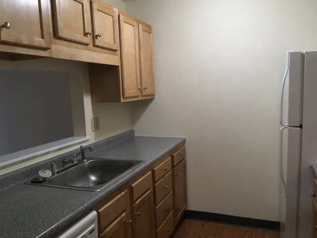 $1,899 | 99 Eastern Avenue, Unit 301, Manchester, NH 03104