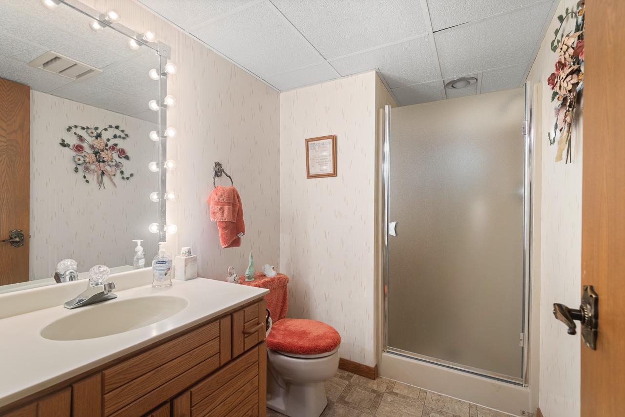 538 Baintree Road Lake Summerset, IL 61019 - Photo 34 of 47 a bathroom with a sink toilet and shower