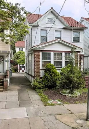$1,390,000 | 88-30 79th Avenue | Glendale