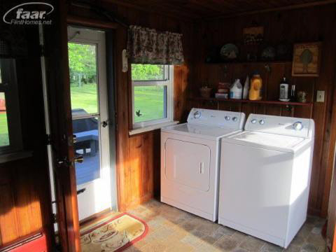 4326 North Webster Road Flushing, MI 48433 - Photo 12 of 14 20132135-11.JPG