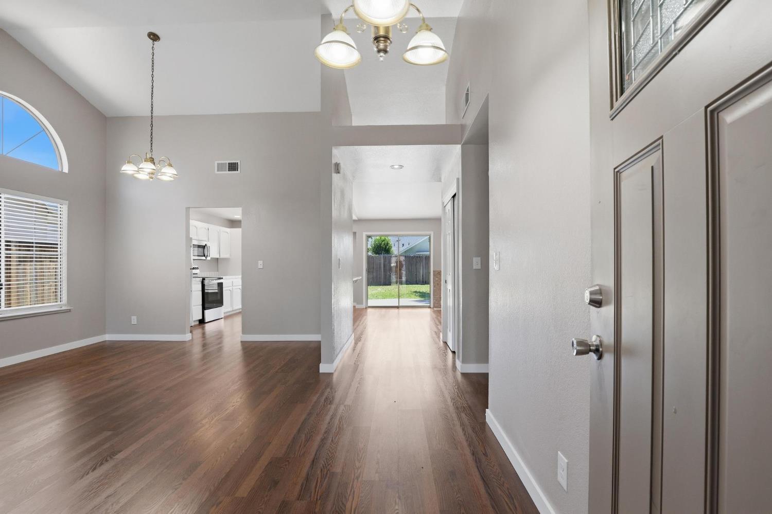 620 Teesdale Road Yuba City, CA 95991 - Photo 5 of 48 Entry View