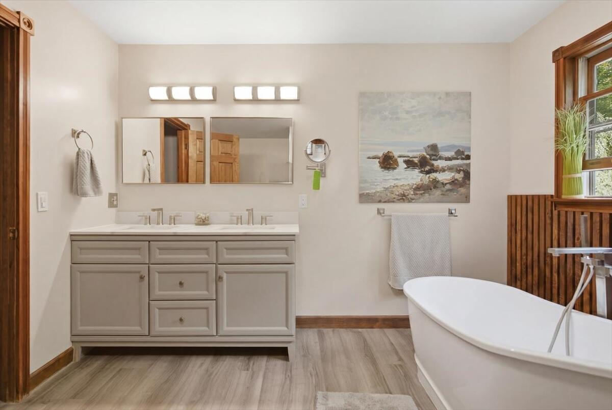 897 Main Street Wayne, ME 04284 - Photo 89 of 157 165-Bathroom-02