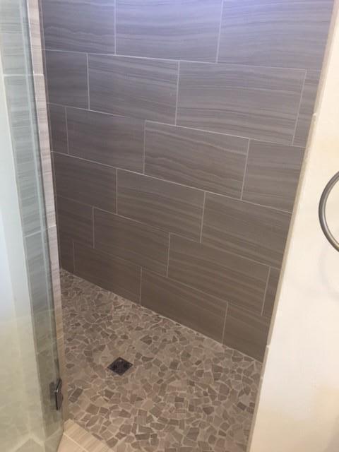100 Pine Lands Loop Inlet Beach, Unit 463C Inlet Beach, FL 32461 - Photo 7 of 12 a bathroom with a shower