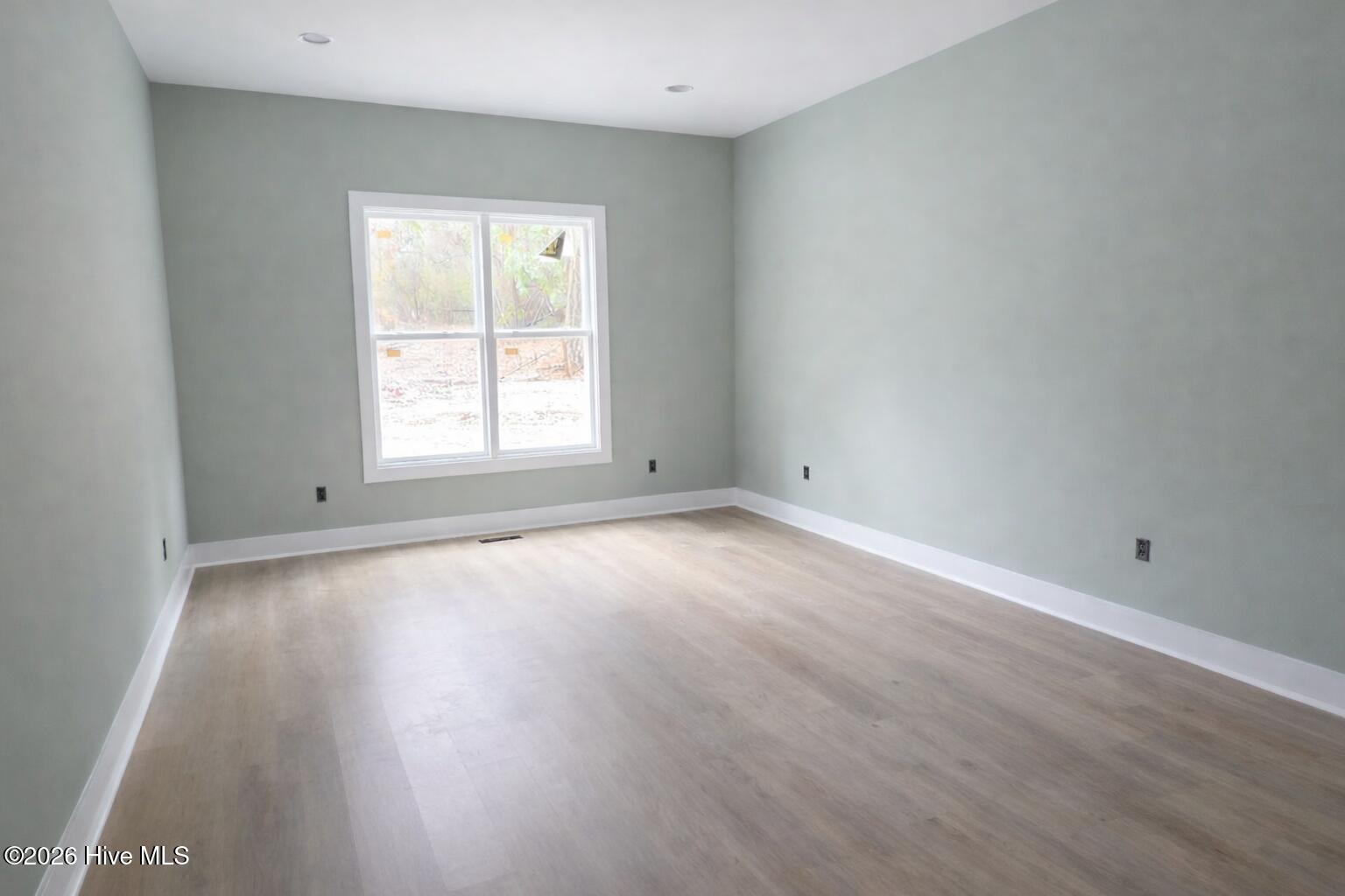 880 High Street Aberdeen, NC 28315 - Photo 9 of 24 primarybdrm