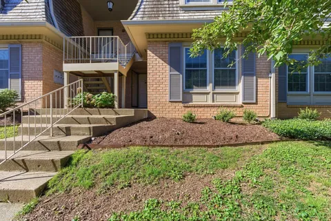 $389,000 | 3000 Hillsboro Pike, Unit 86, Nashville, TN 37215