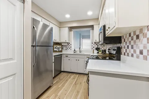$389,000 | 3000 Hillsboro Pike, Unit 86, Nashville, TN 37215