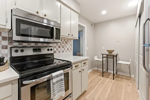 $389,000 | 3000 Hillsboro Pike, Unit 86, Nashville, TN 37215