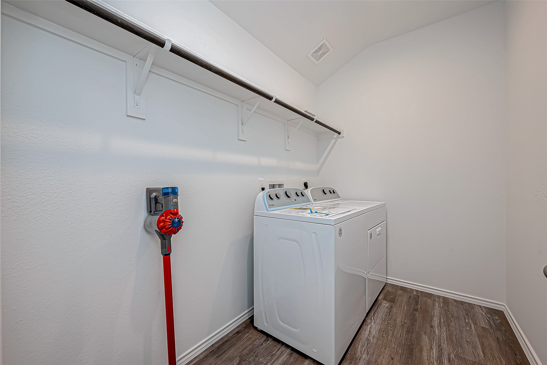 532 Comal Trail Dayton, TX 77535 - Photo 12 of 26 a utility room with dryer and washer