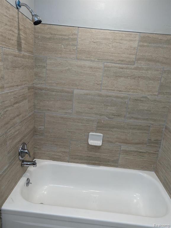 29201 Hayes Road, Unit 5 Warren, MI 48088 - Photo 13 of 20