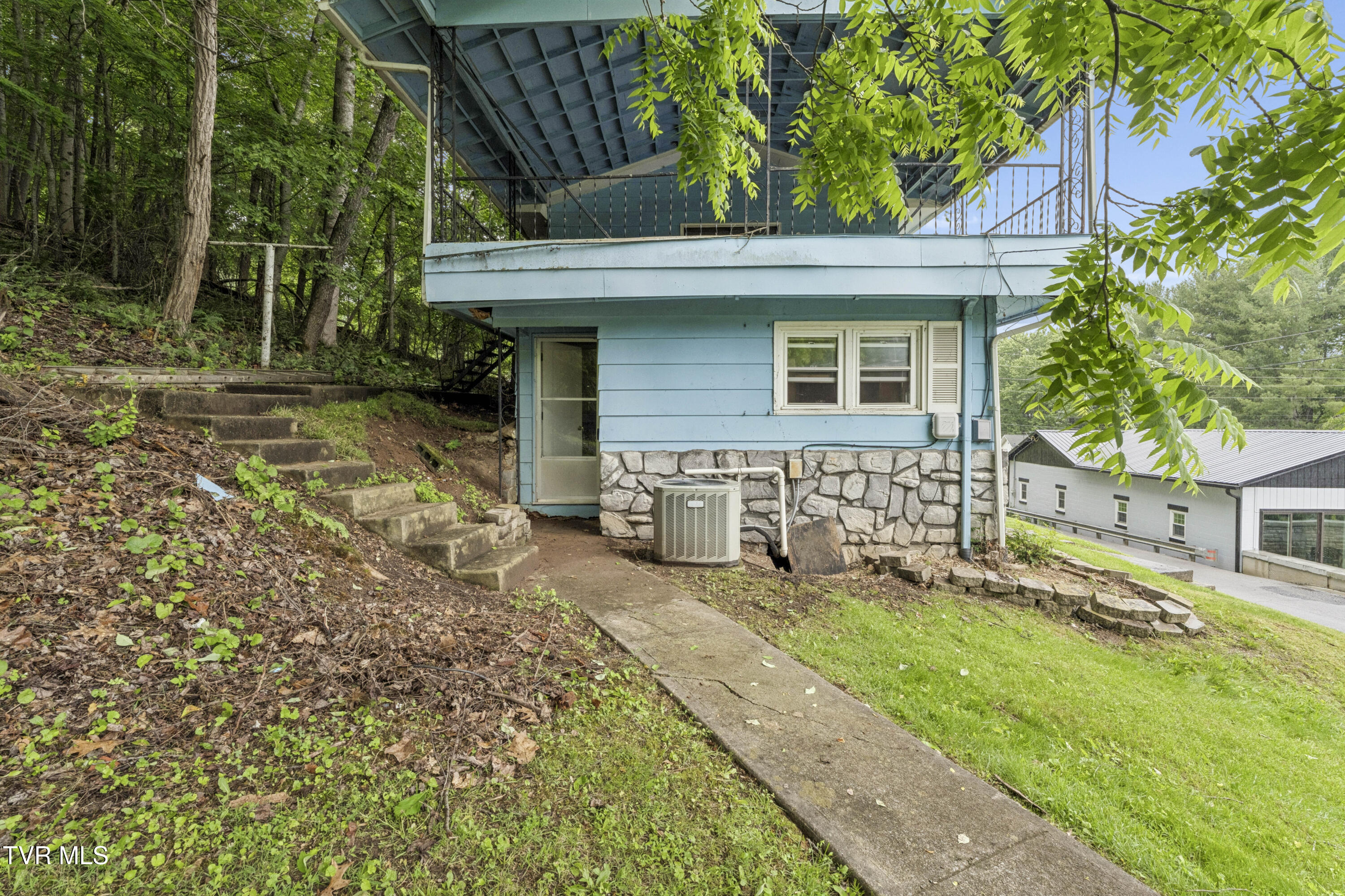 902 Diane Avenue Erwin, TN 37650 - Photo 31 of 33 Diane-30