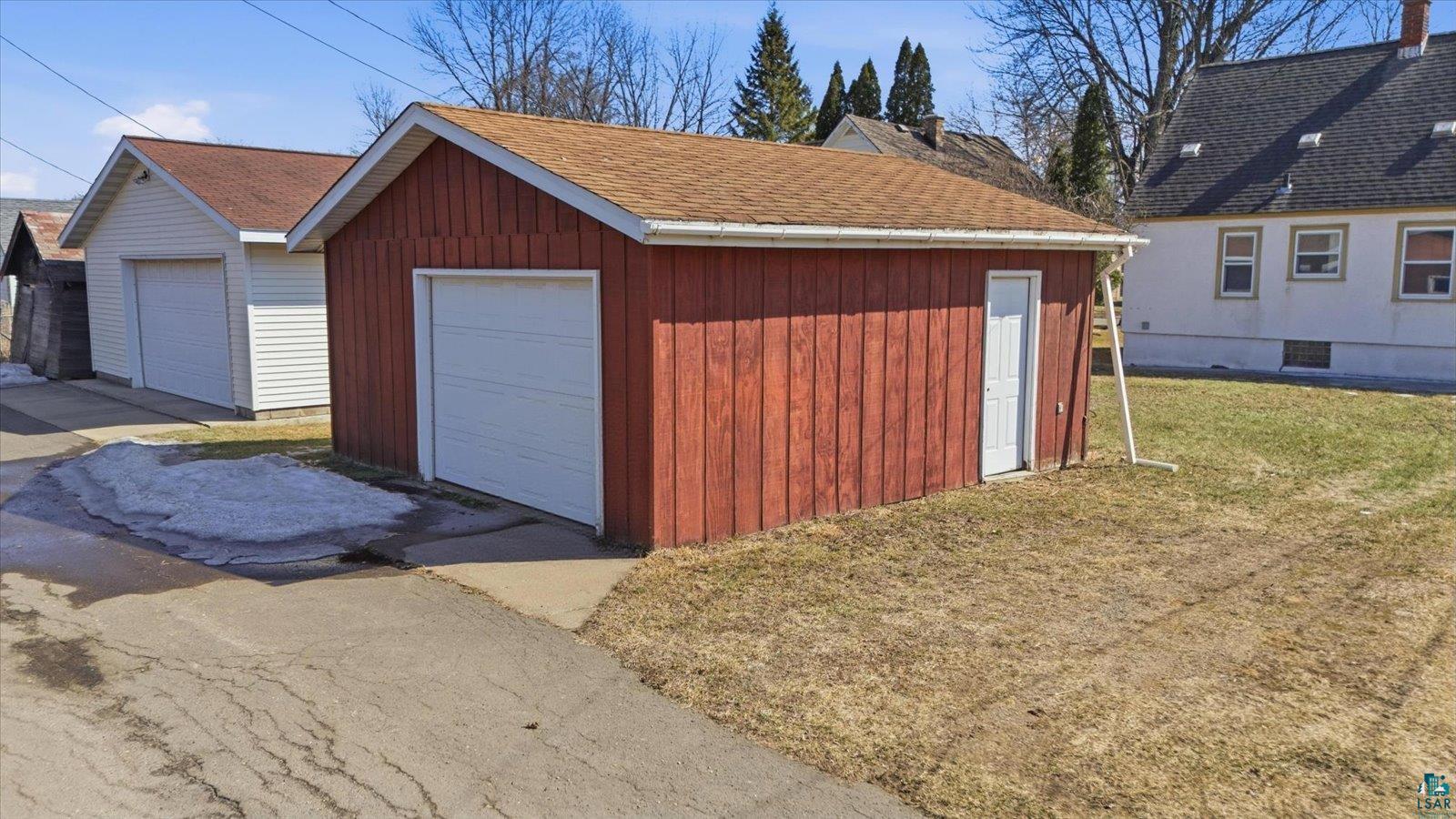 709 Michigan Street Hibbing, MN 55746 - Photo 24 of 47 View of detached garage