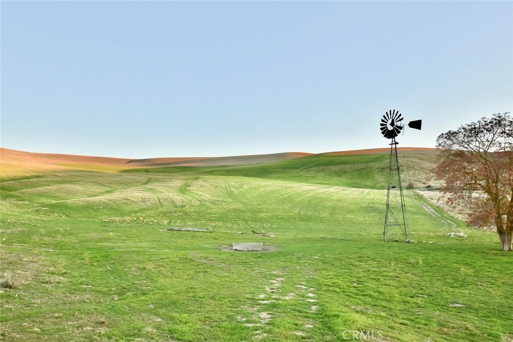 3780 So Gillis Cyn Road Shandon, CA 93461 - Photo 11 of 21 a view of an ocean from a balcony
