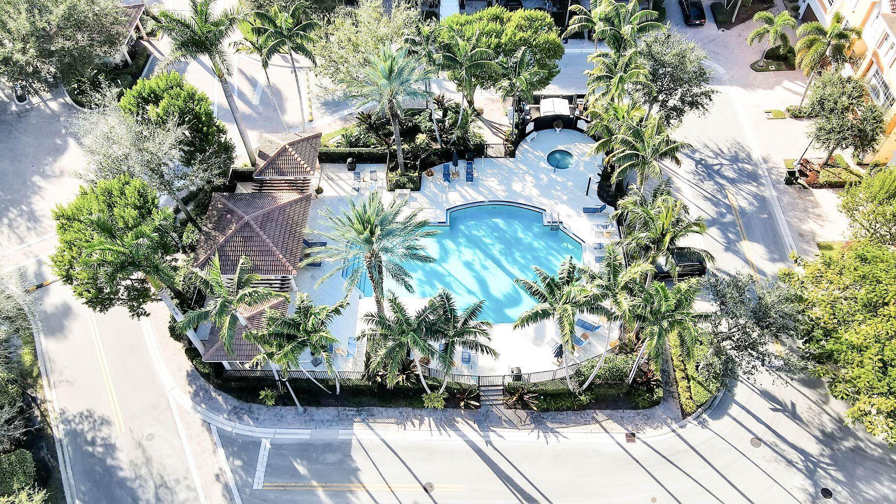 5785 Northeast Verde Circle Boca Raton, FL 33487 - Photo 4 of 36 20220211212747789284000000-o