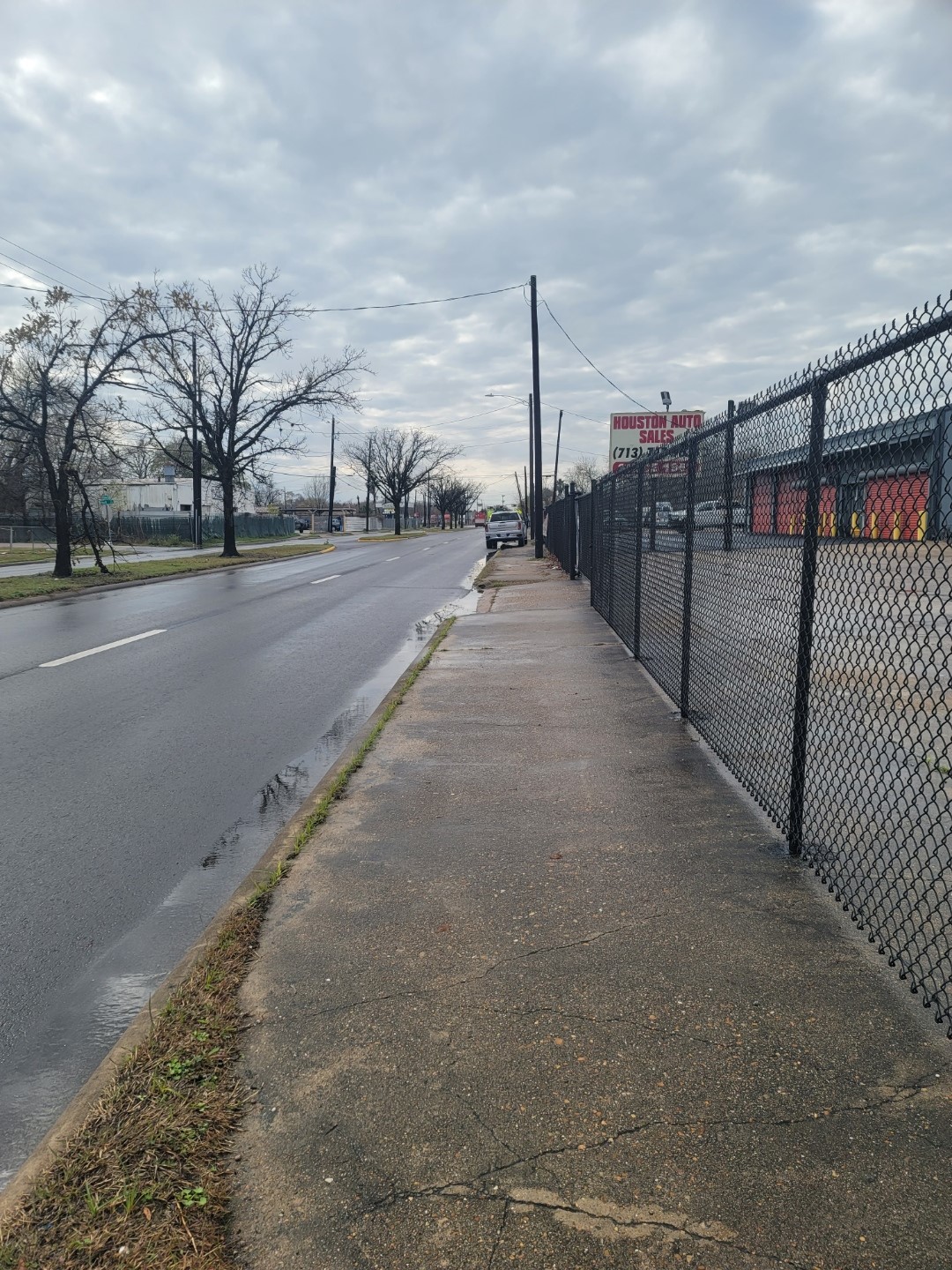 6225 Cullen Boulevard Houston, TX 77021 - Photo 8 of 9 a view of a street
