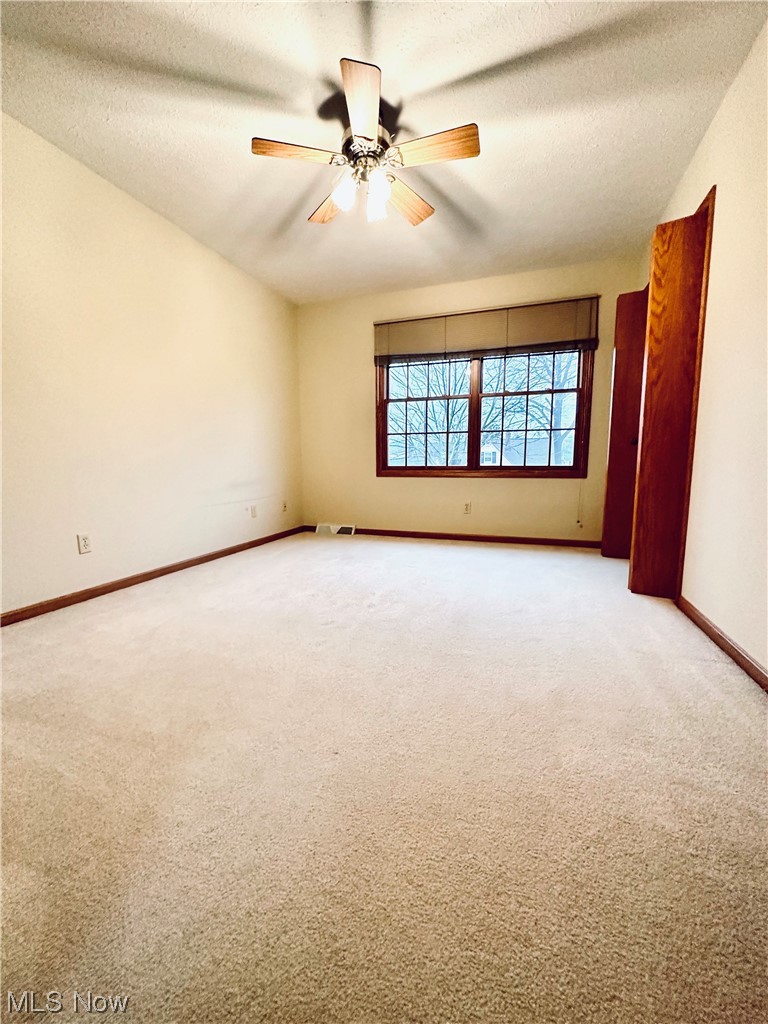 5510 Gilbert Avenue Cleveland, OH 44129 - Photo 12 of 23