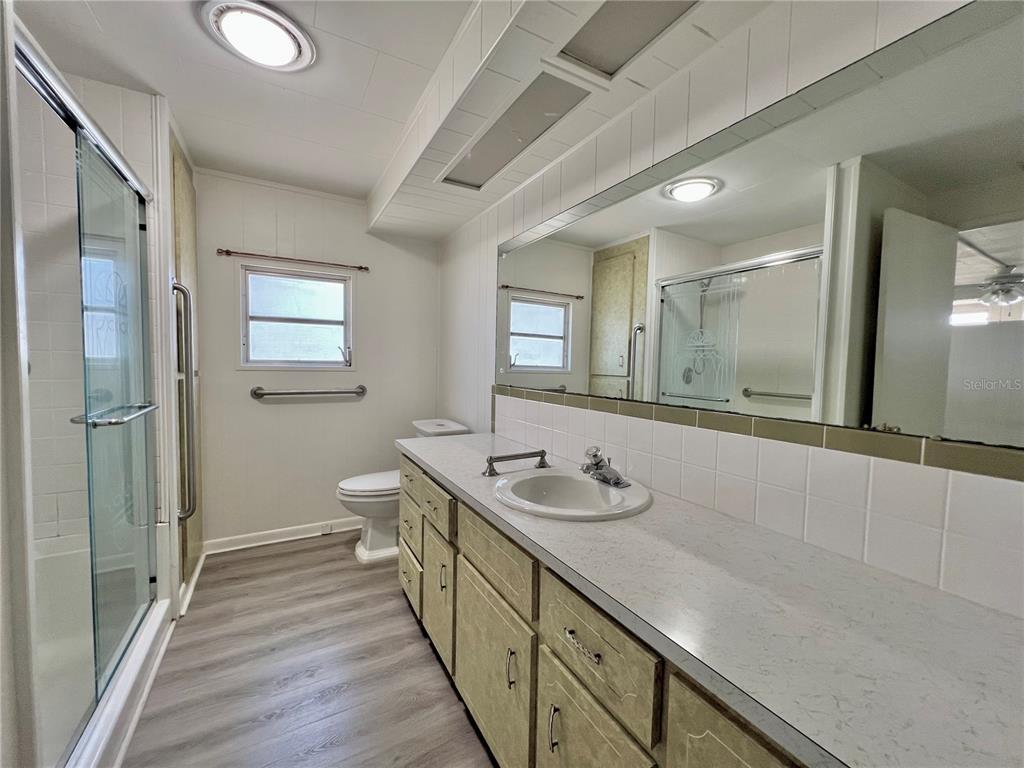 1100 South Belcher Road, Unit 781 Largo, FL 33771 - Photo 35 of 65 Primary bathroom