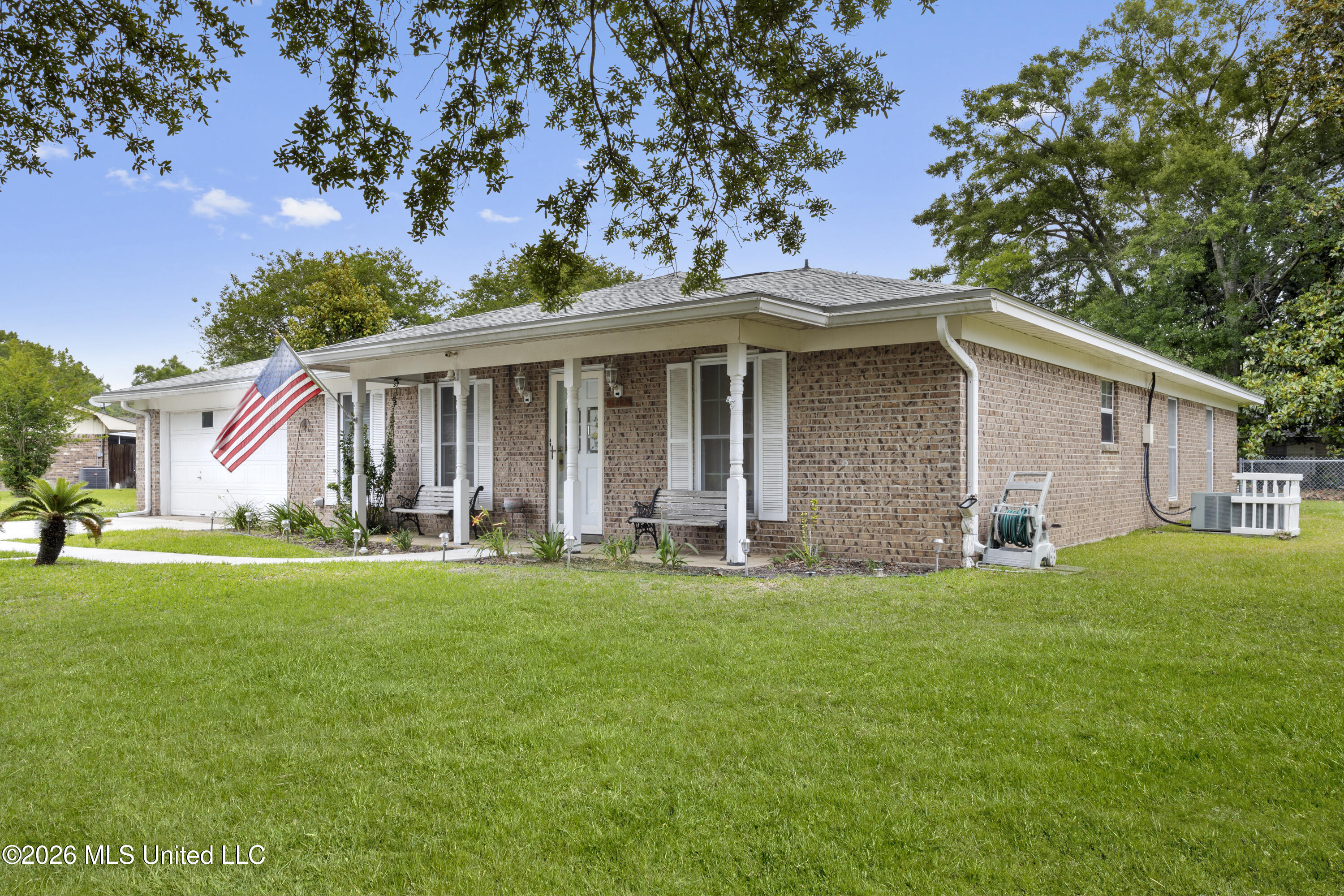 3412 Nottingham Road Ocean Springs, MS 39564 - Photo 2 of 24 00002