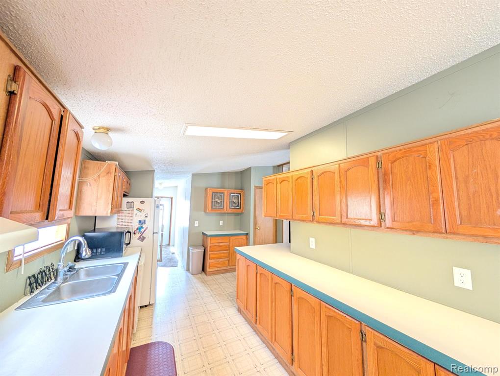 11413 Harbor Cove Fenton, MI 48430 - Photo 4 of 18