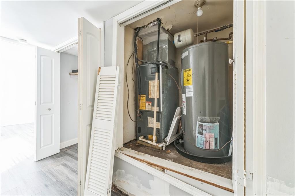 18 Quail Run, Unit A Decatur, GA 30035 - Photo 23 of 28 a view of a living room
