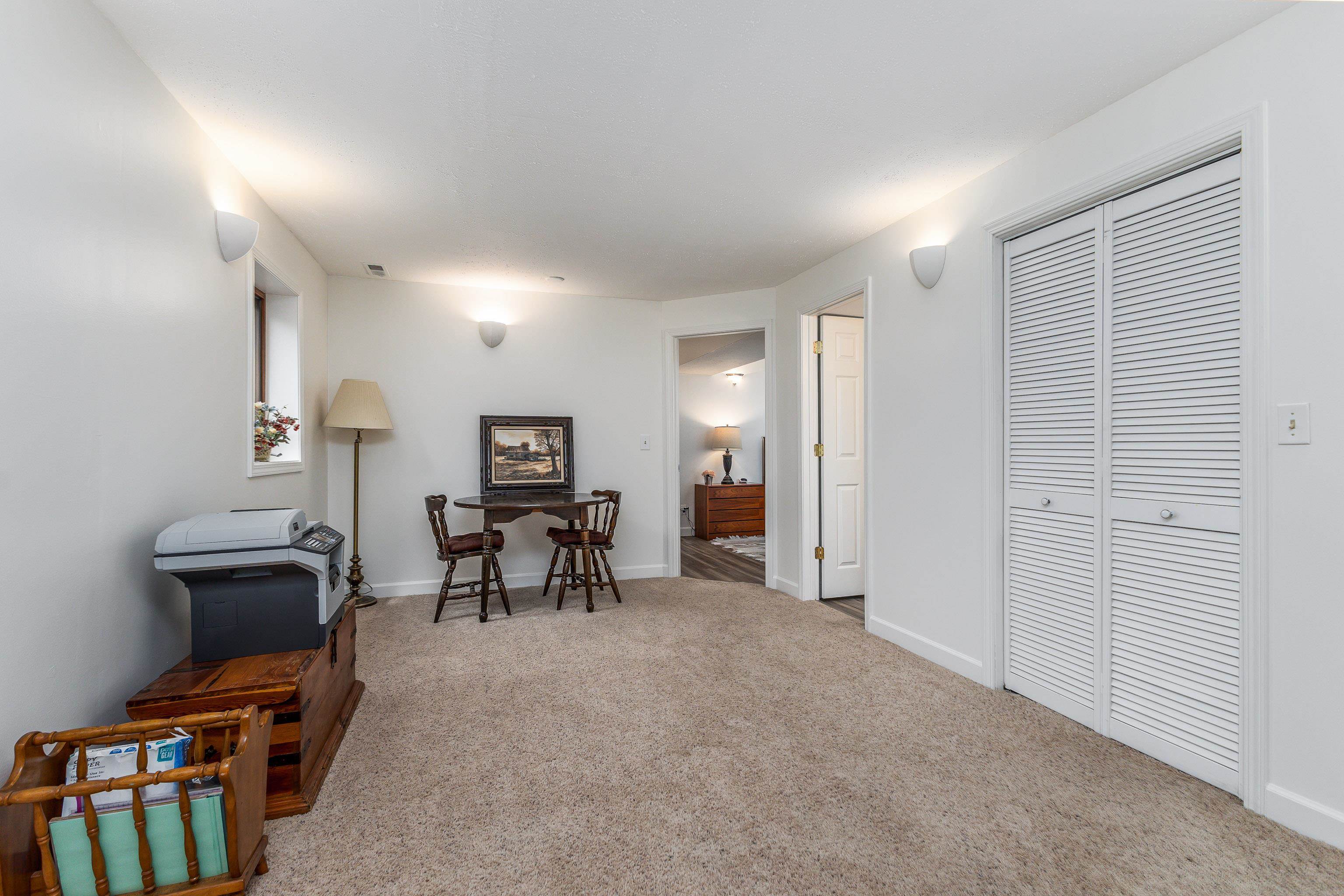 825 Shadow Bluff Drive Galena, IL 61036 - Photo 29 of 37 a view of a livingroom with furniture