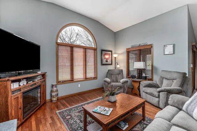 $329,900 | 825 Shadow Bluff Drive, Galena, IL 61036