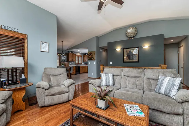 $329,900 | 825 Shadow Bluff Drive, Galena, IL 61036