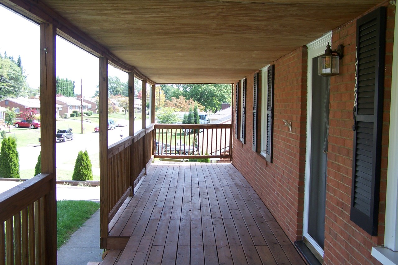 1722 Pomeroy Road Salem, VA 24153 - Photo 2 of 26 Front porch