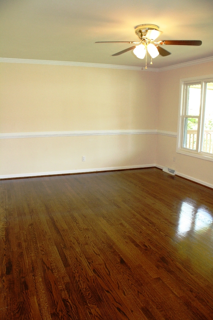 1722 Pomeroy Road Salem, VA 24153 - Photo 4 of 26 Living Room