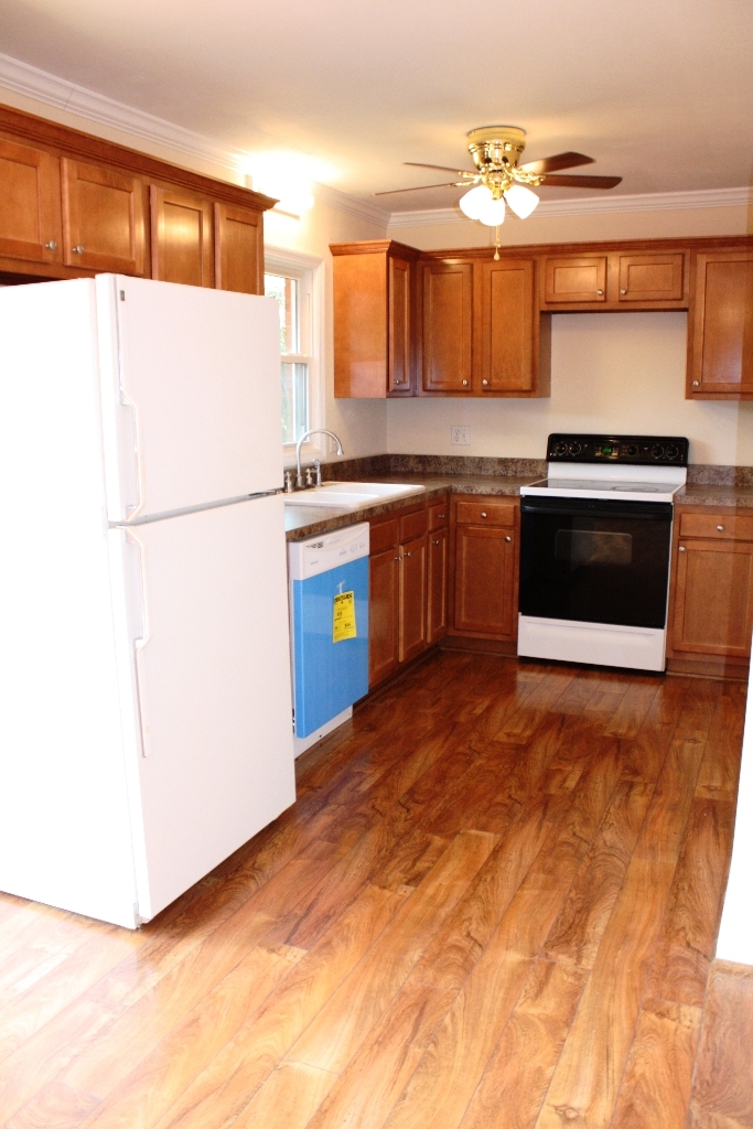 1722 Pomeroy Road Salem, VA 24153 - Photo 7 of 26 Kitchen
