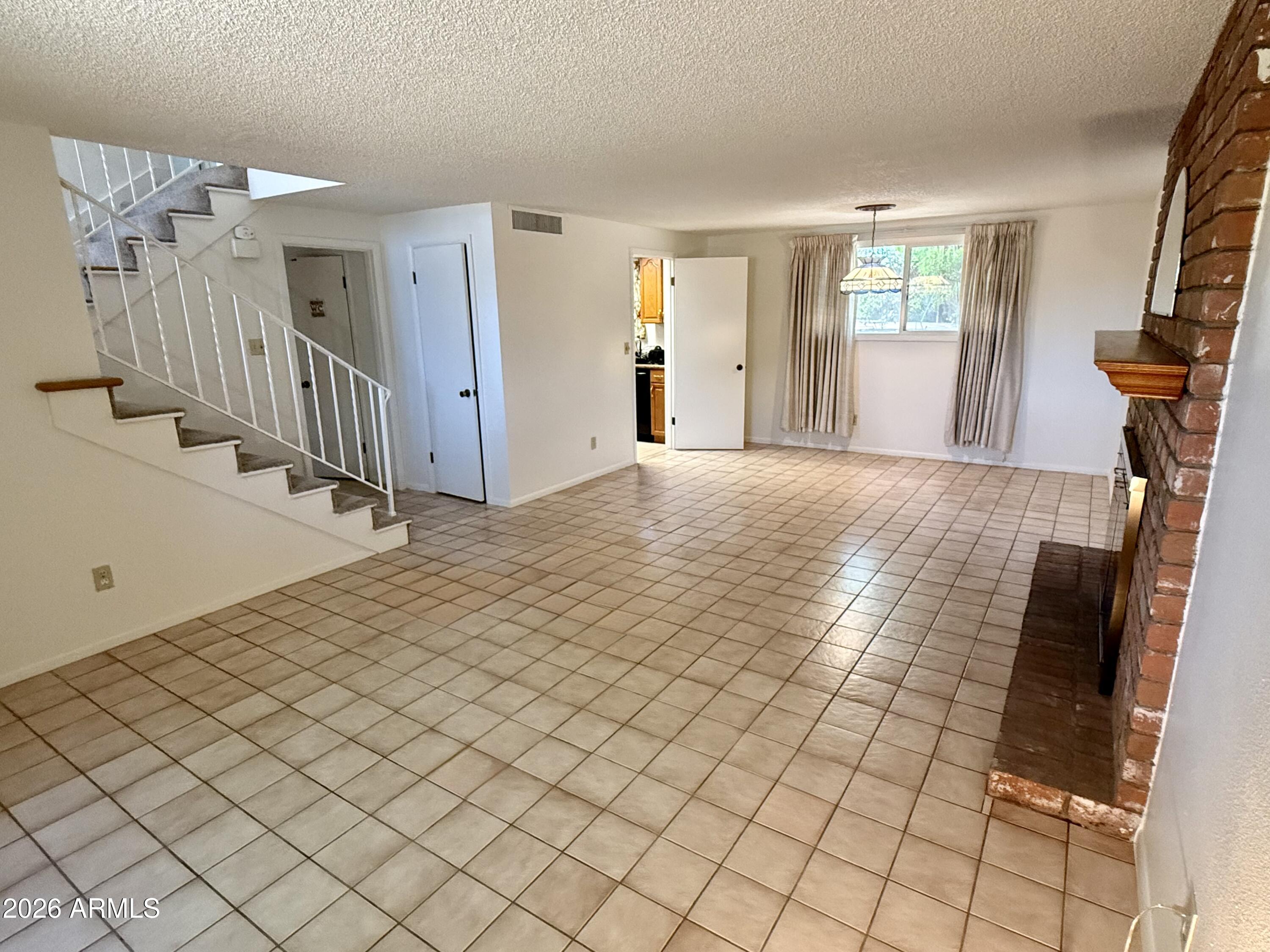 2425 South Newberry Road Tempe, AZ 85282 - Photo 11 of 56 IMG_3767