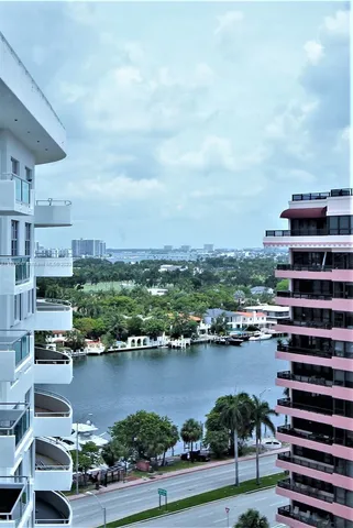 $499,999 | 5161 Collins Avenue, Unit 1610, Miami Beach, FL 33140