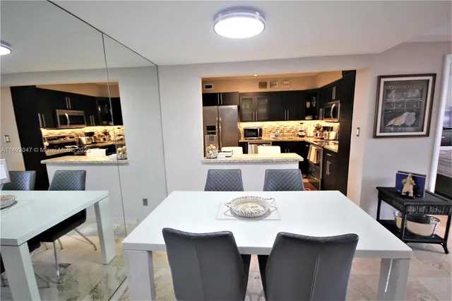 $499,999 | 5161 Collins Avenue, Unit 1610, Miami Beach, FL 33140