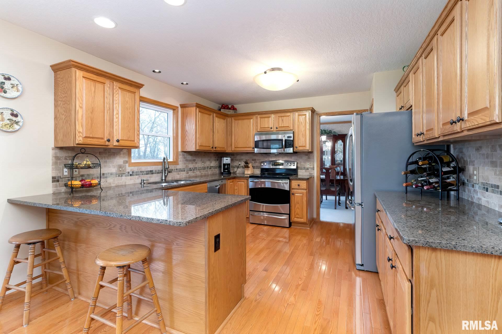 1471 Plum Tree Road Bettendorf, IA 52722 - Photo 11 of 39 Gallery Image 11