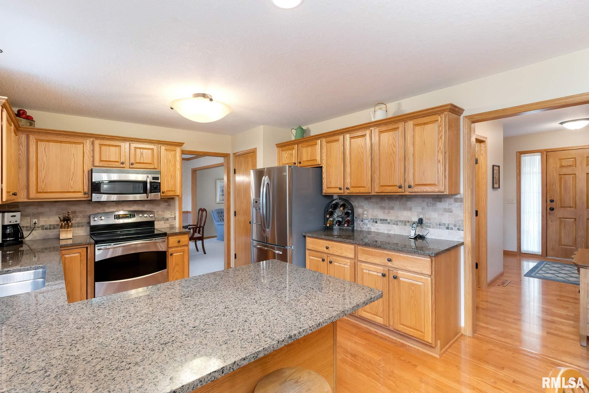 1471 Plum Tree Road Bettendorf, IA 52722 - Photo 13 of 39 Gallery Image 13