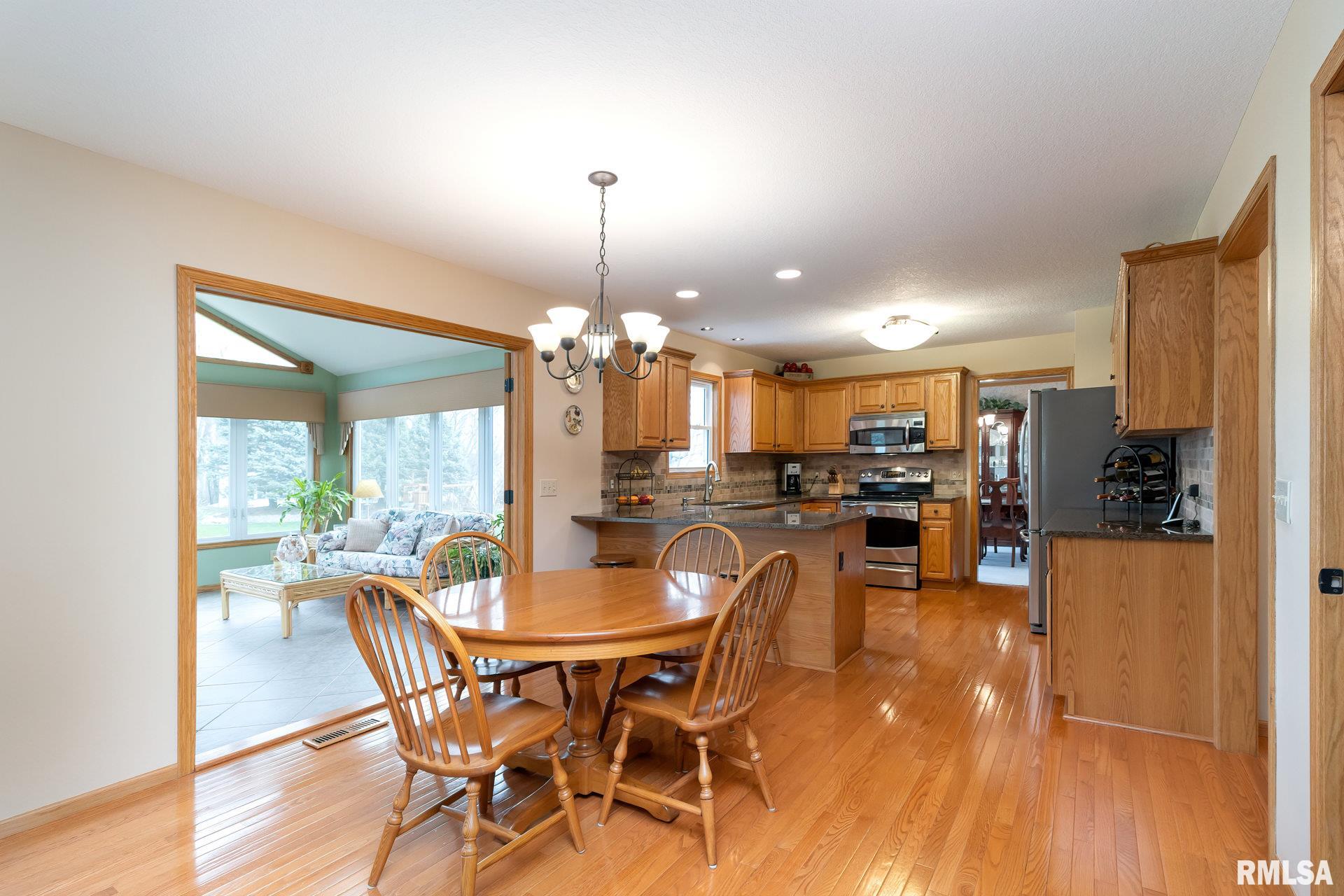 1471 Plum Tree Road Bettendorf, IA 52722 - Photo 14 of 39 Gallery Image 14