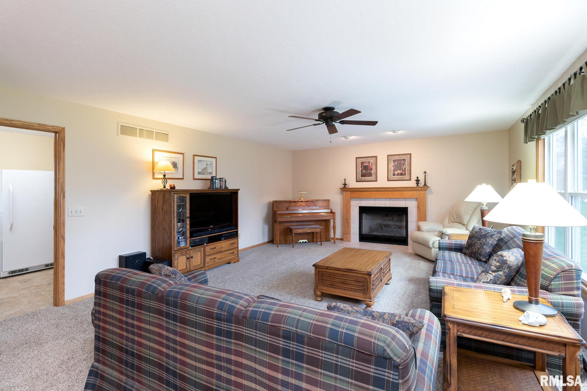 1471 Plum Tree Road Bettendorf, IA 52722 - Photo 15 of 39 Gallery Image 15